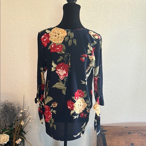 West Kei Floral Wrap Blouse, size s - Picture 6 of 7